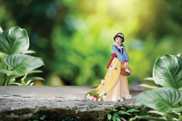 : 
Botanical Snow White Figurine - Image 7