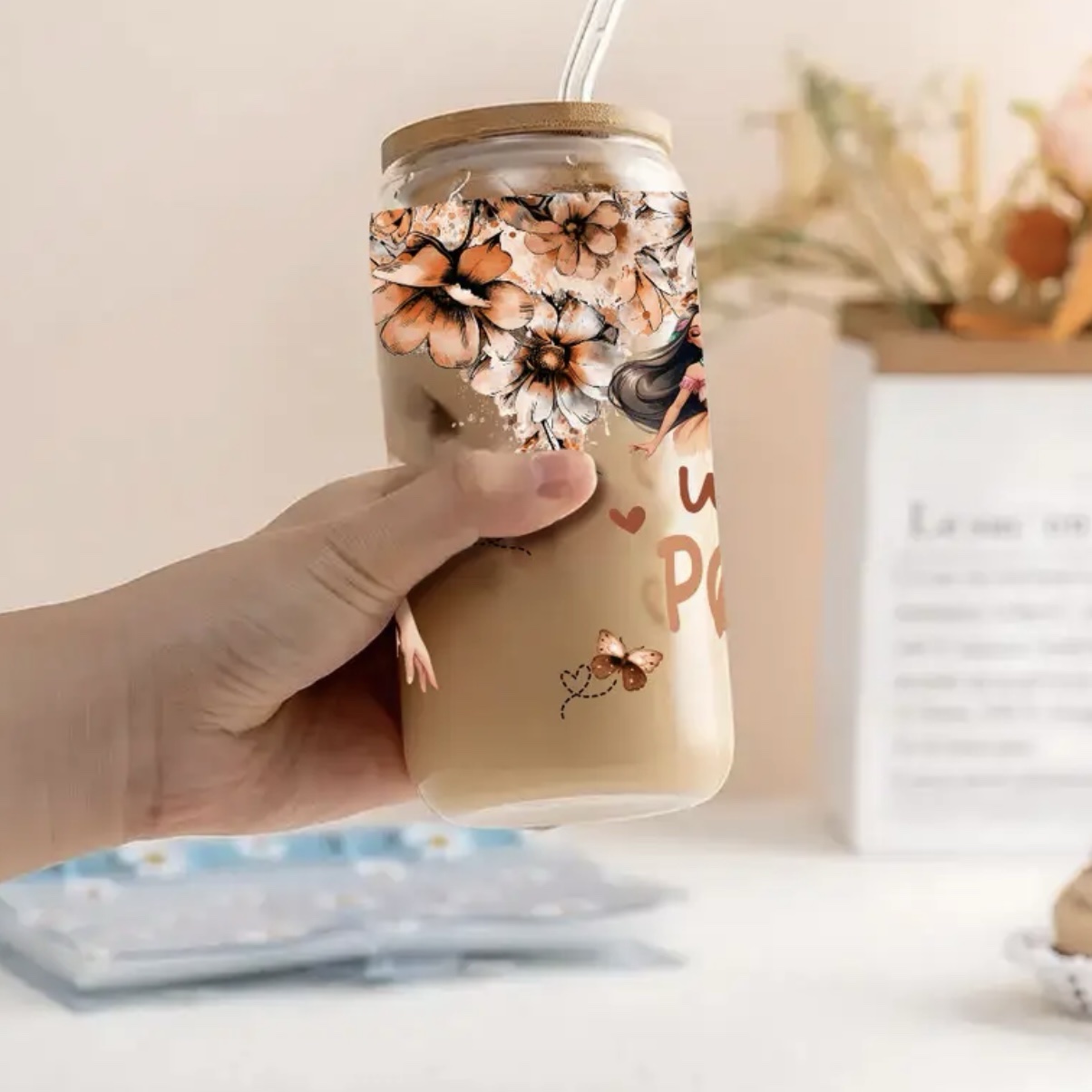 Pocahontas Glass Tumbler With Bamboo Lid & Glass Straw - Image 2